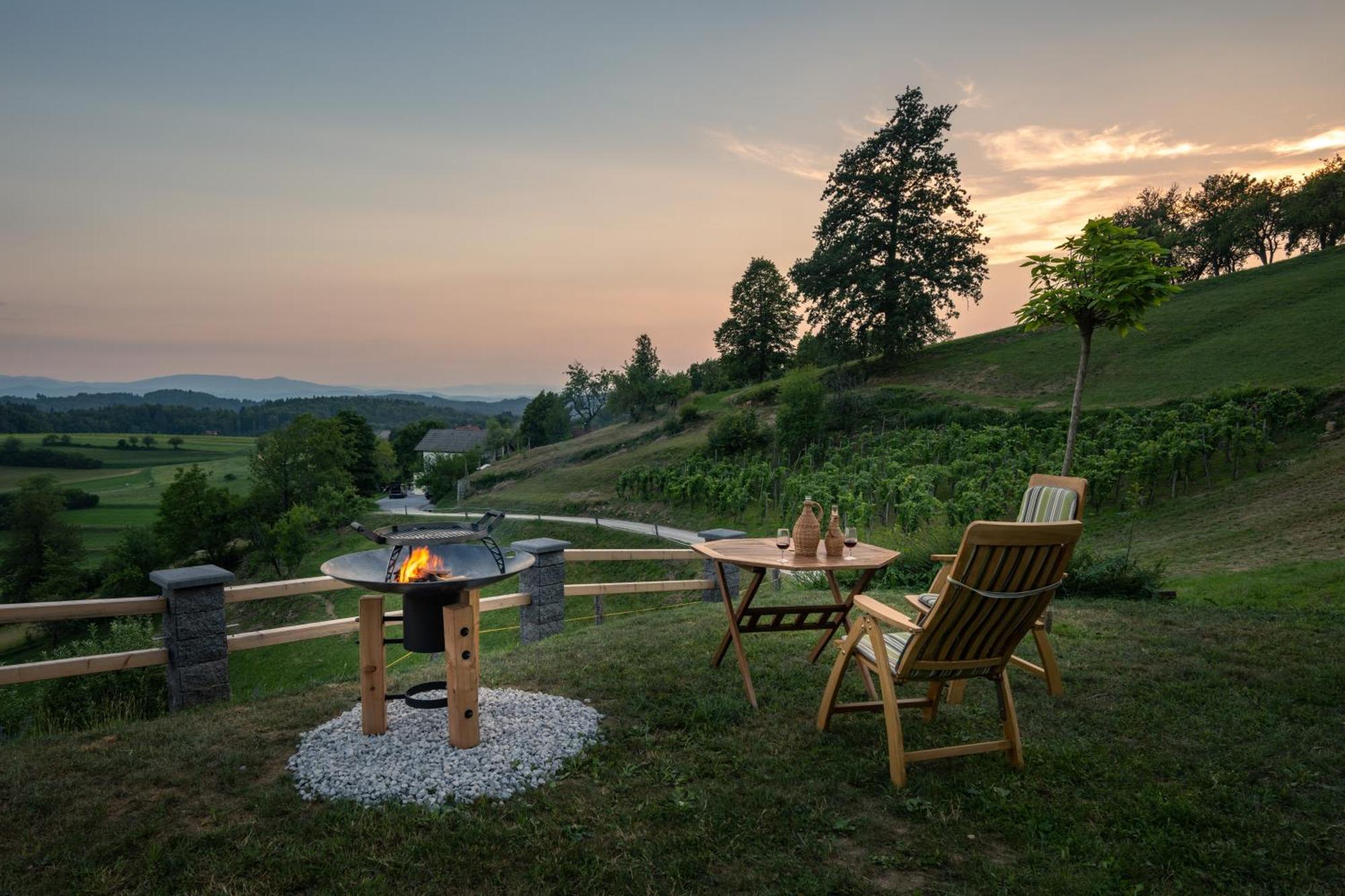 Vineyard Cottage Krivic Trebelno Exterior photo